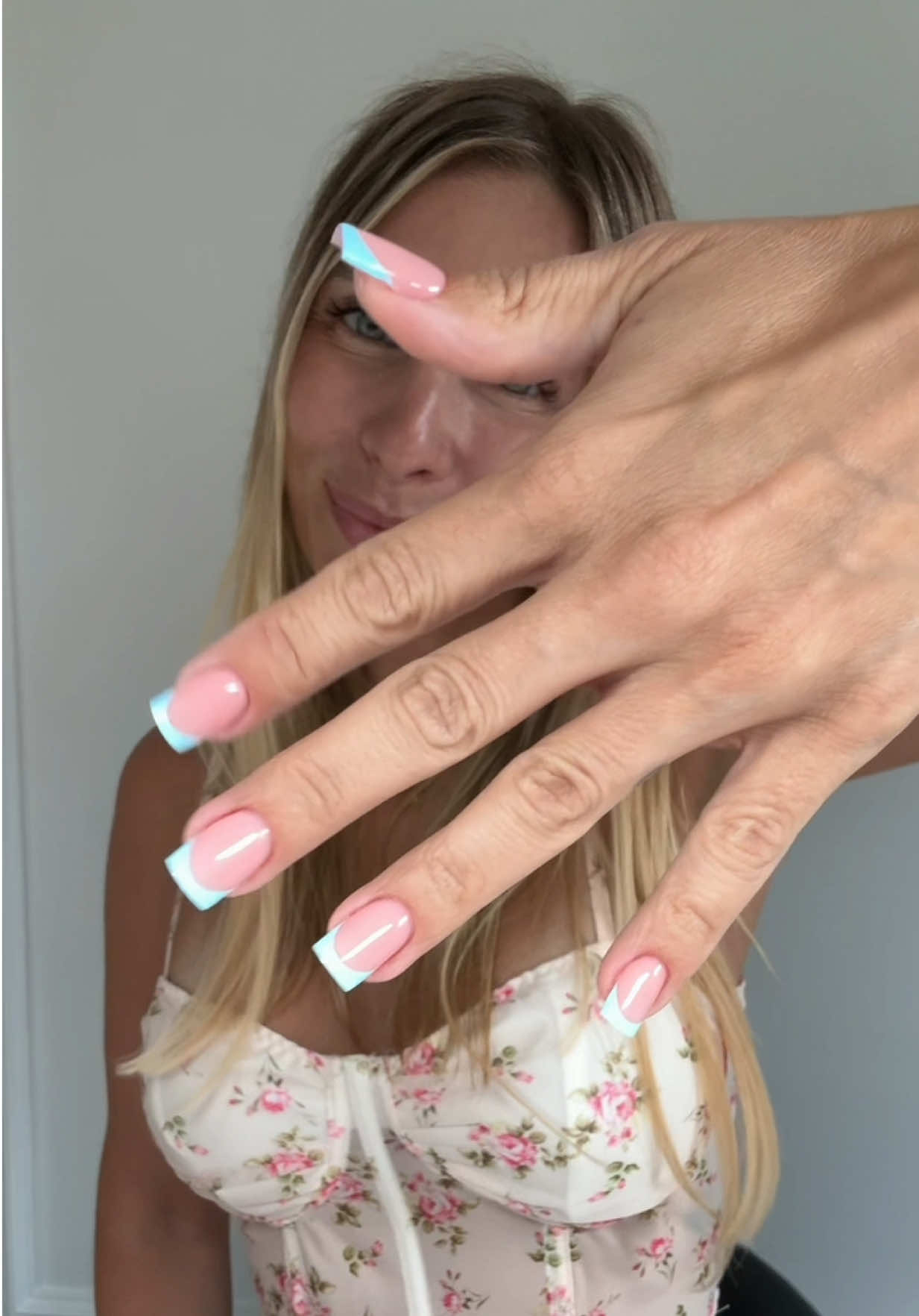 @zuk_nails