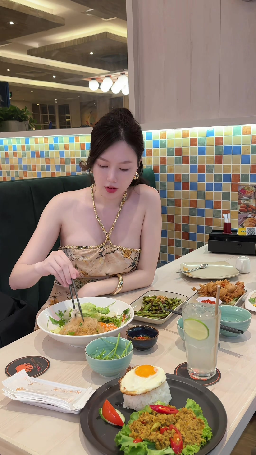 @Nguyễn Ch&acirc;m Anh
