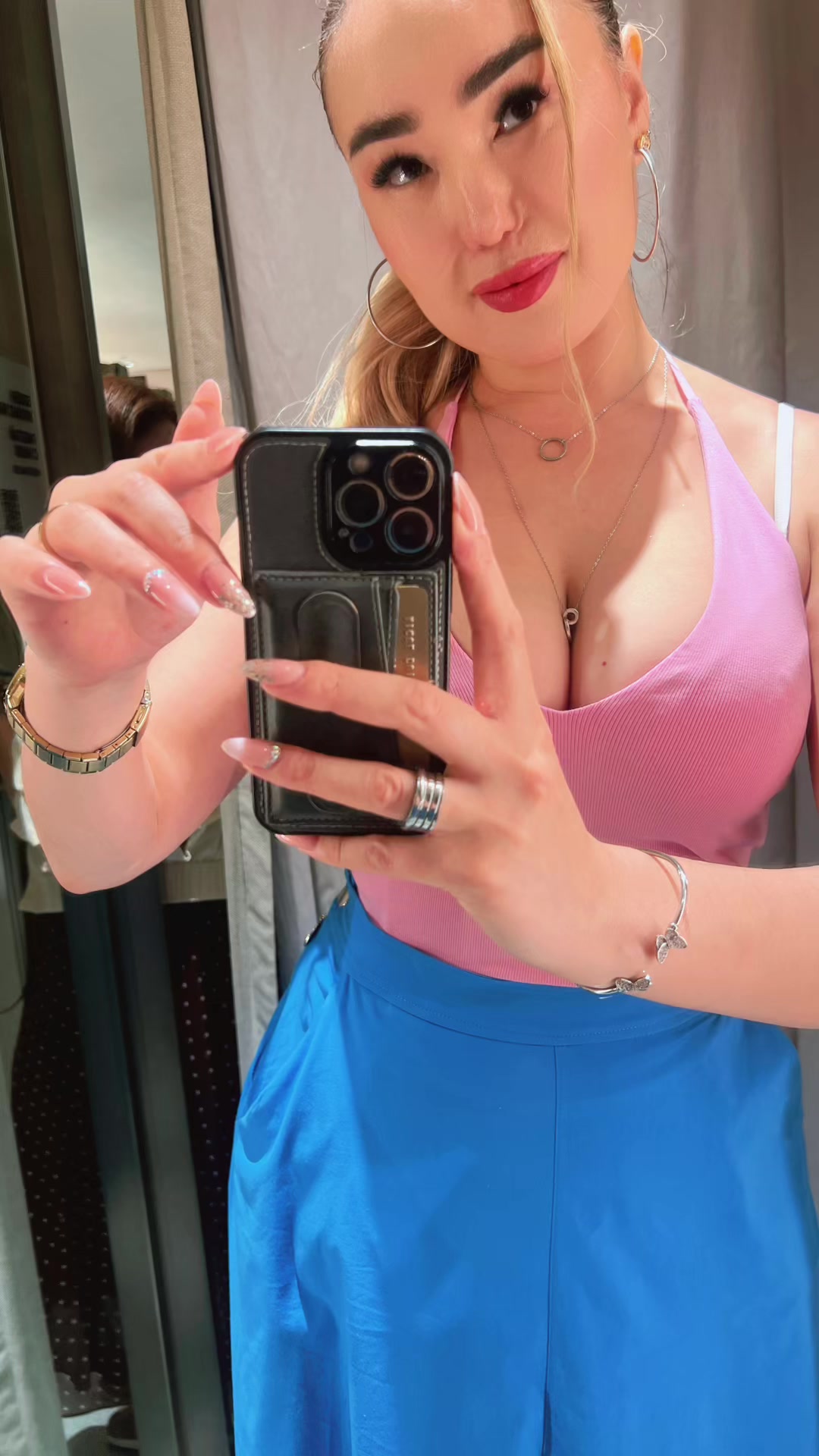 @Айгөлек