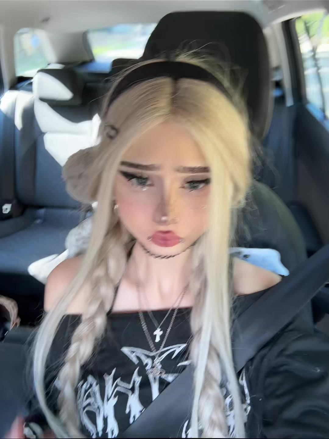 @Юлия👺🏴☠️