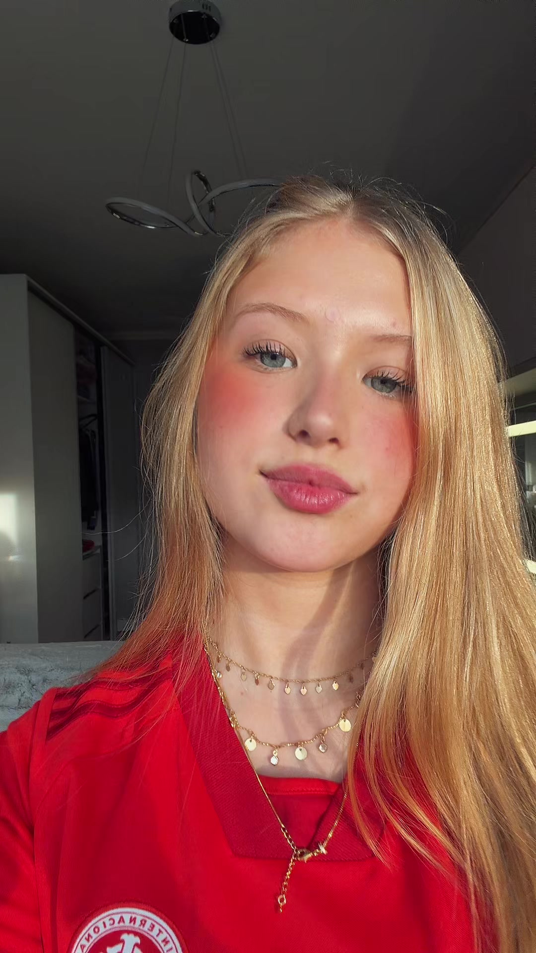 @😉