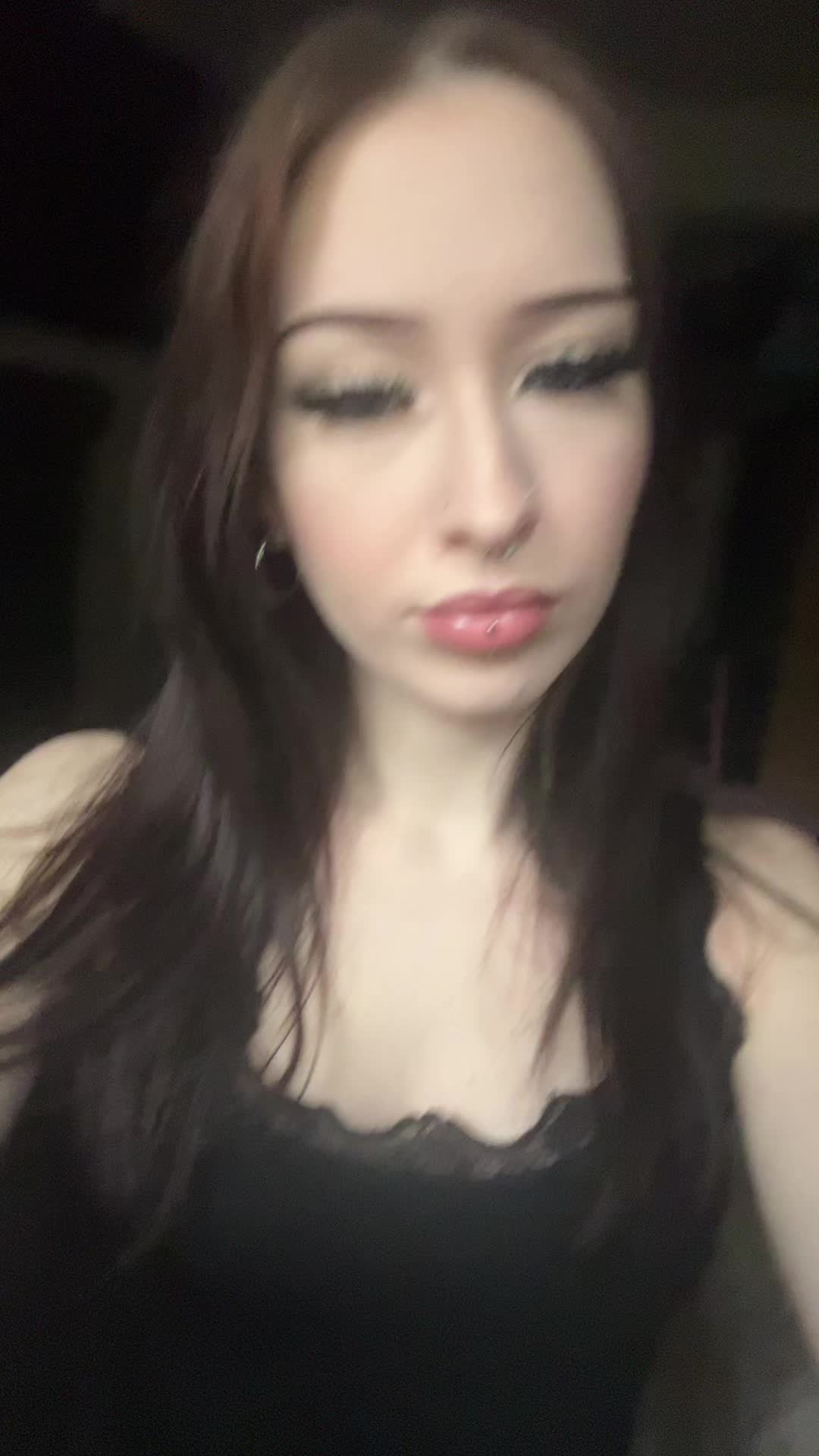 @skullyjade