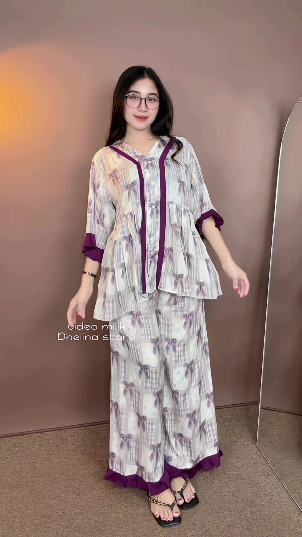 @Dhelina store