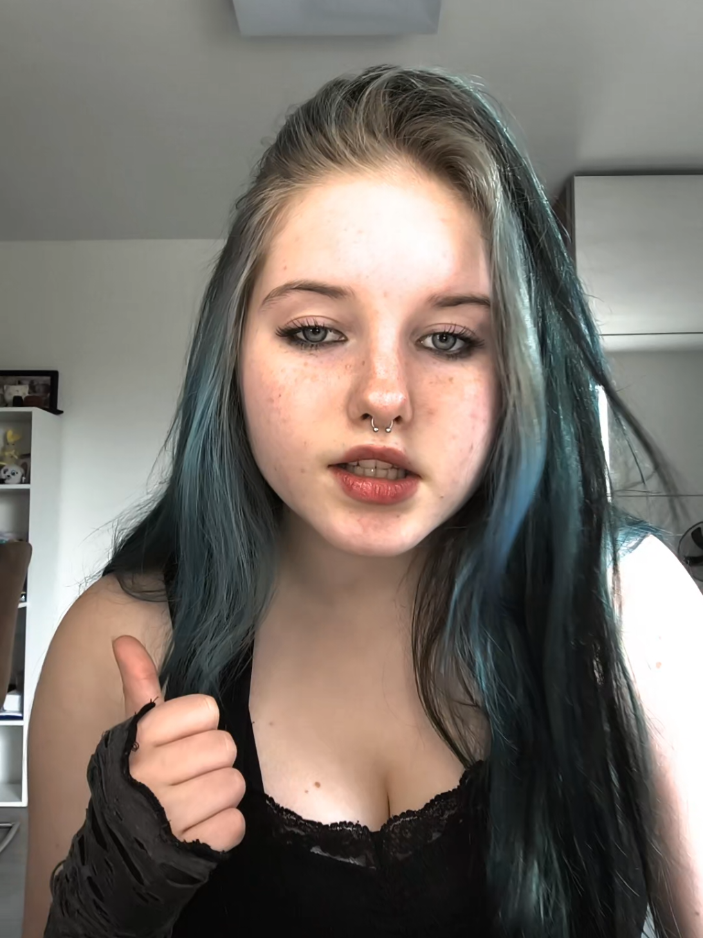 @Angelixx👽