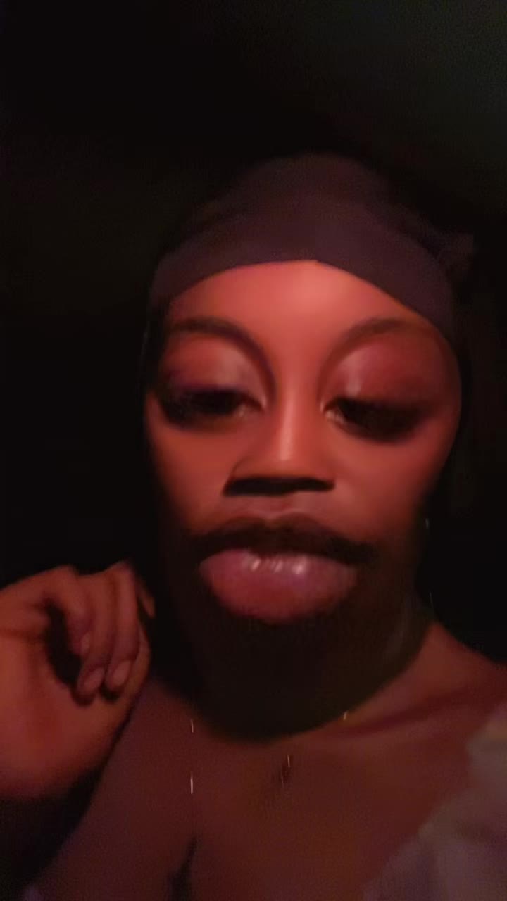 @Honey 🍯 🦋💄🫶🏻💅💍🐝💐🌈