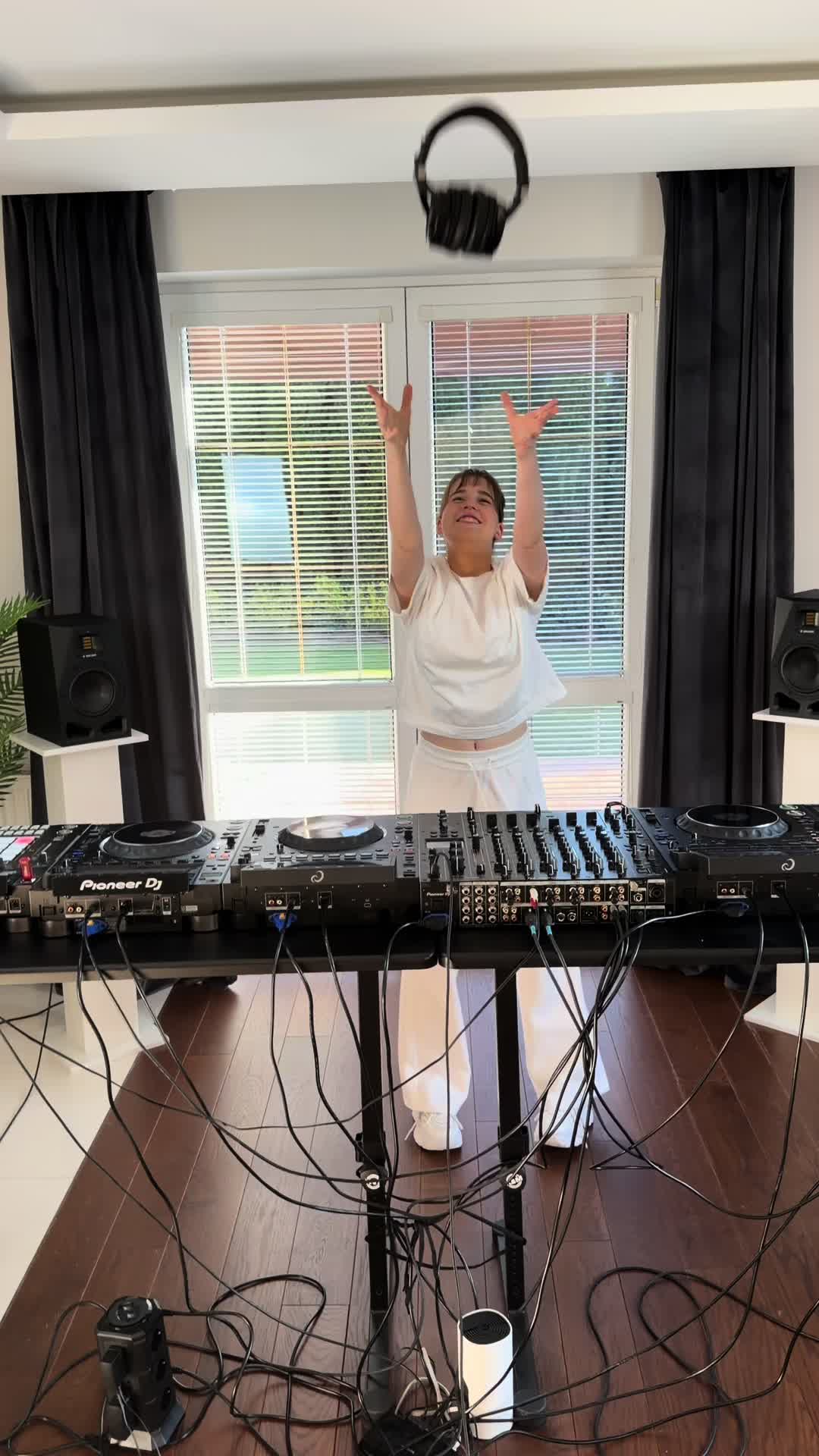@DJ Gabi