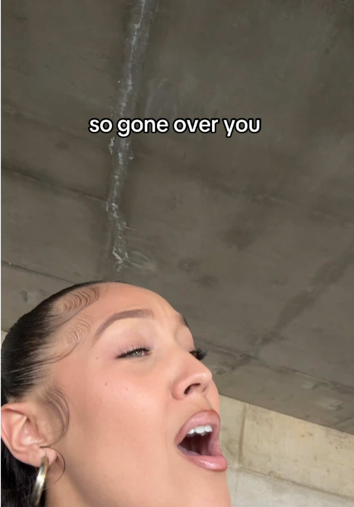 @YELLY