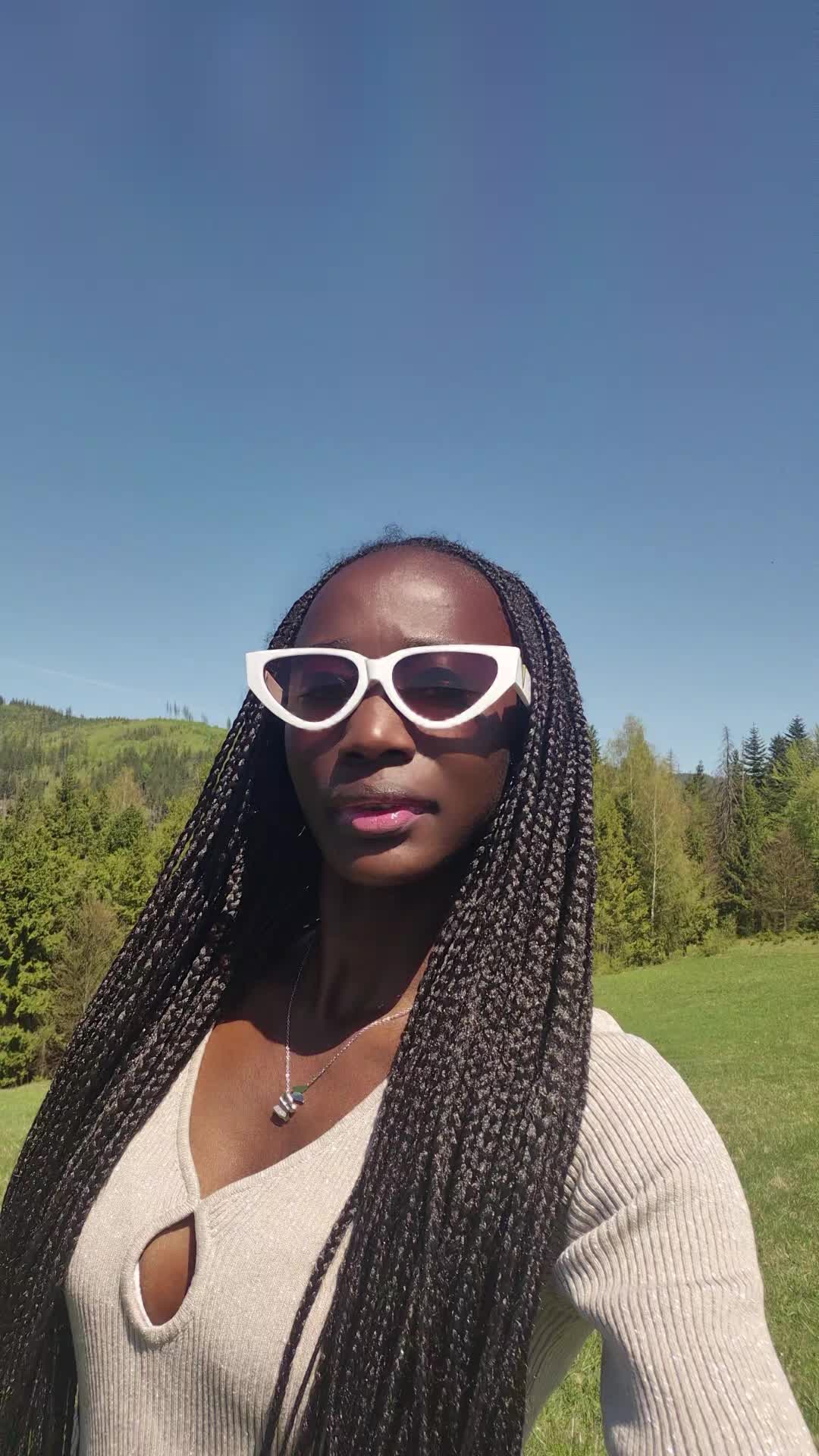 @veeviva15