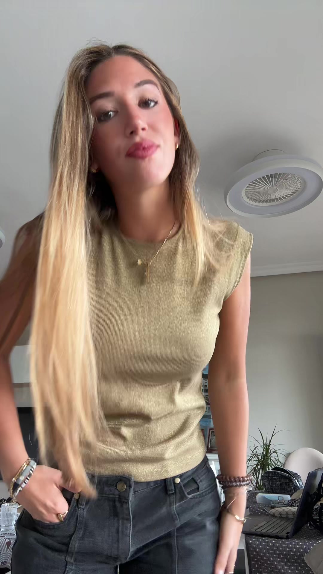 @anitarm_
