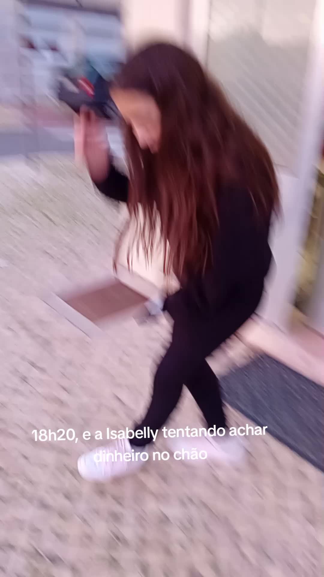 @oq_a_Belly_tá_fazendo...?