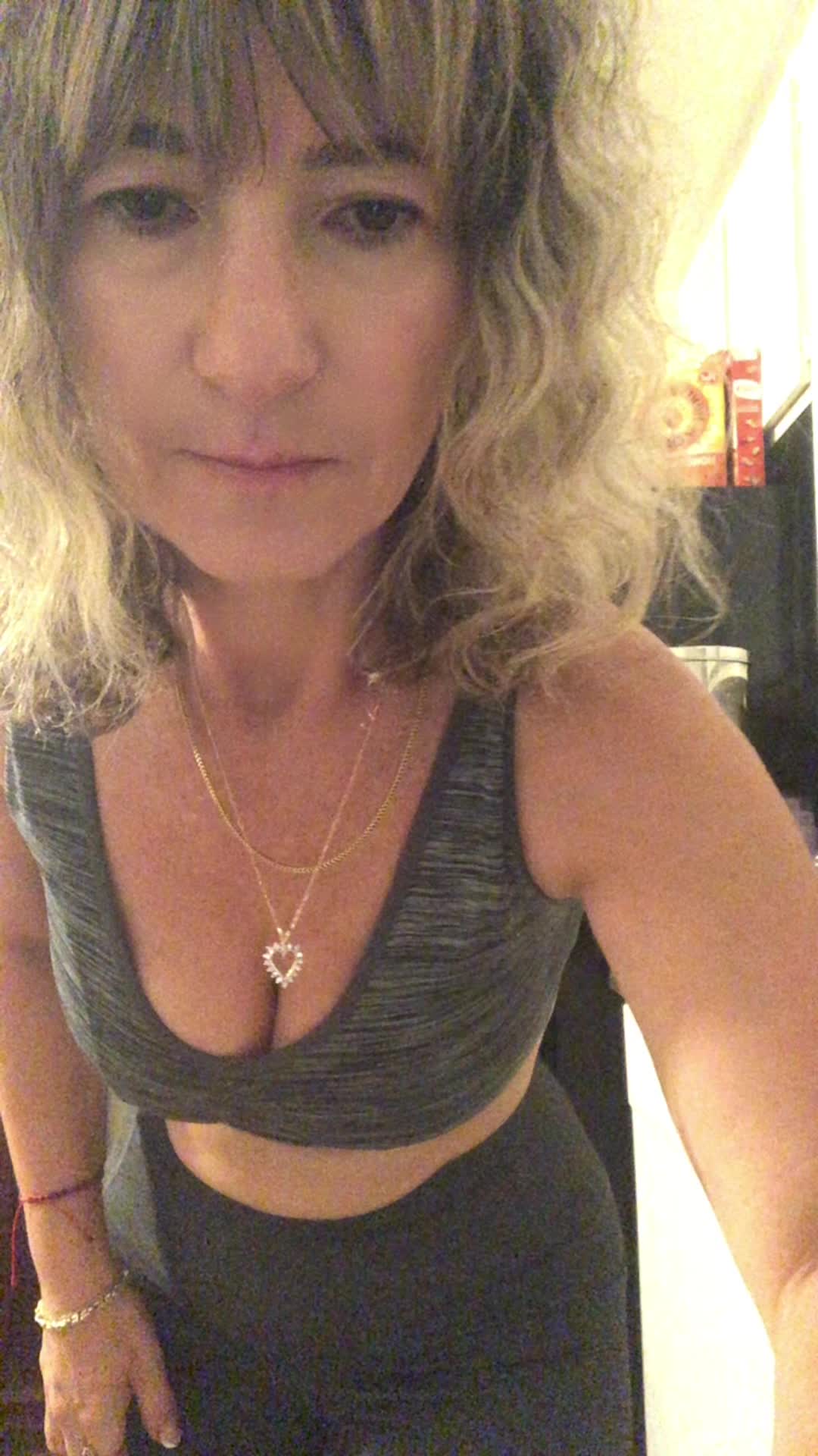 @Bella