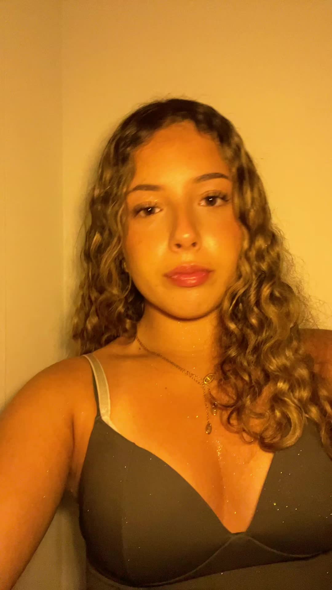 @𝐑𝐨𝐱𝐚𝐧𝐞&rsquo;🧞&zwj;♀️