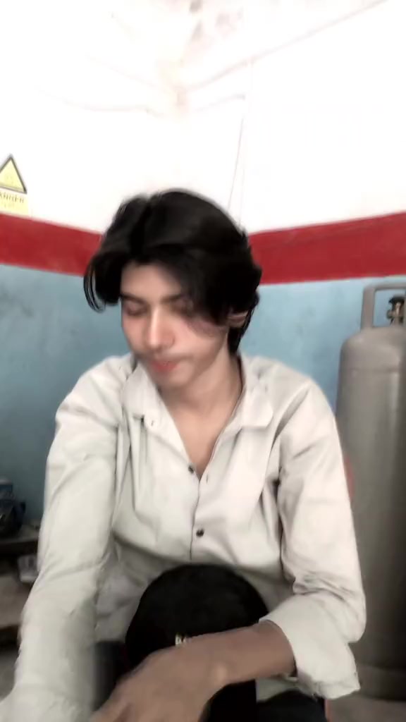 @▄︻デ👑 بادشاہ👑 ══━一