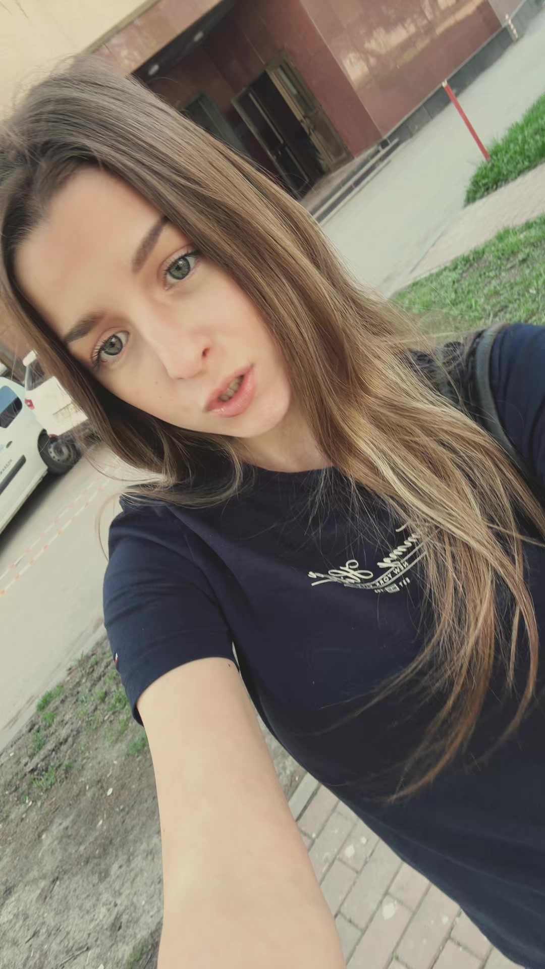 @Угарова