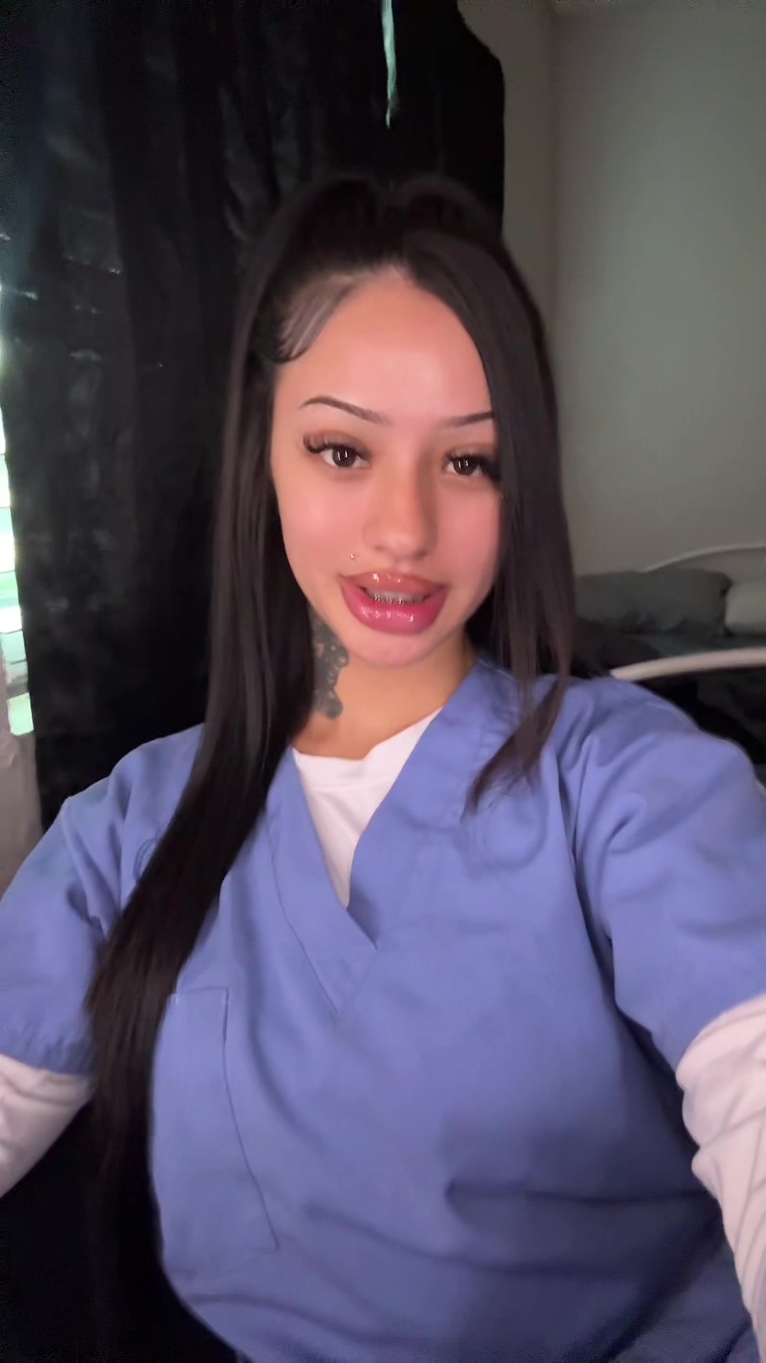 @𝑅 ✰