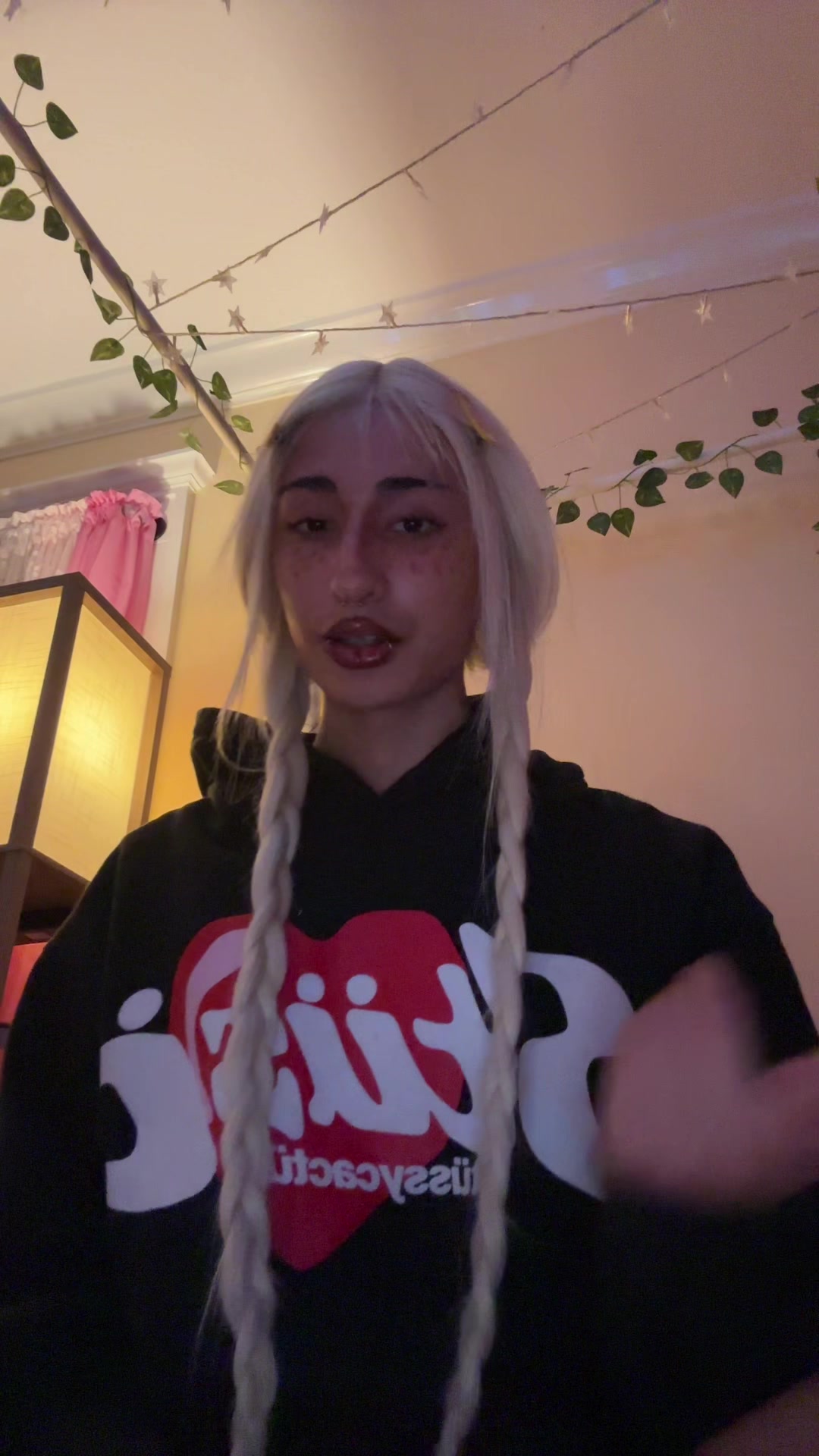 @≽ܫ≼
