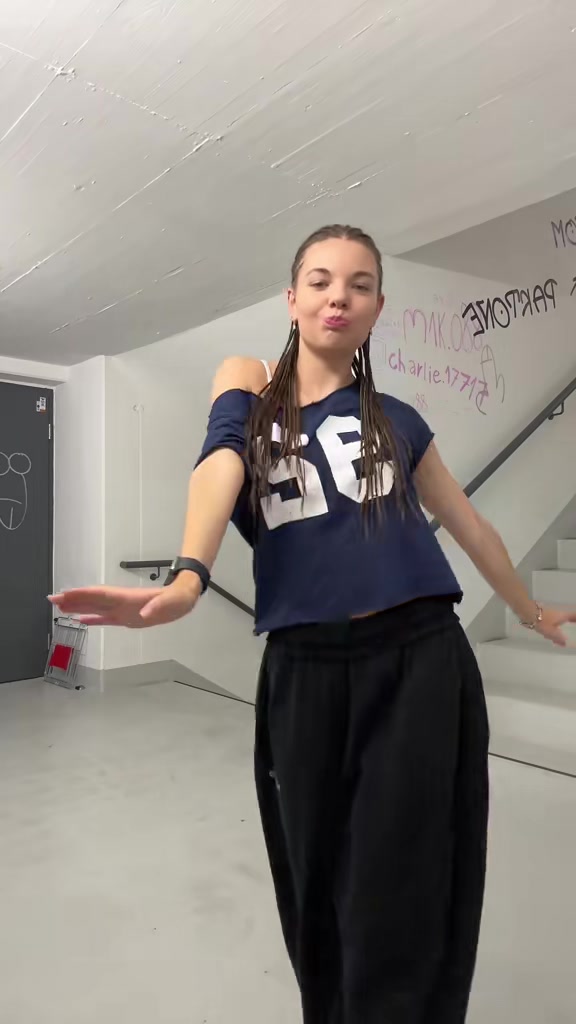 @𝐋𝐚𝐯𝐢𝐧𝐢𝐚