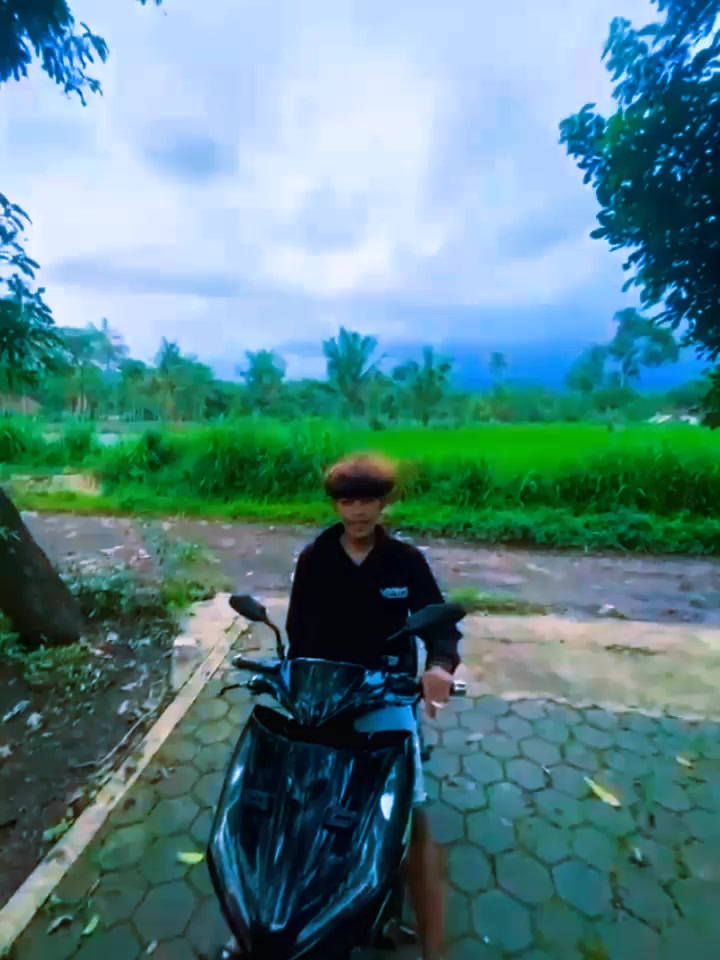 @𝘙𝘪𝘢𝘯𝘯 &bull;