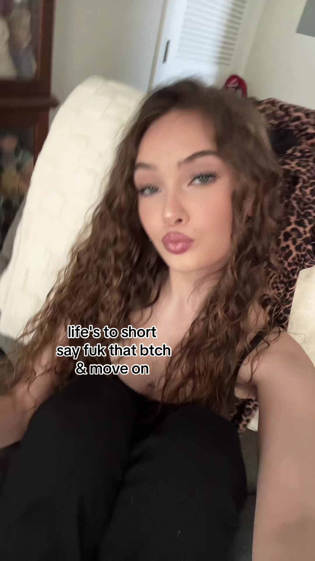@nicole