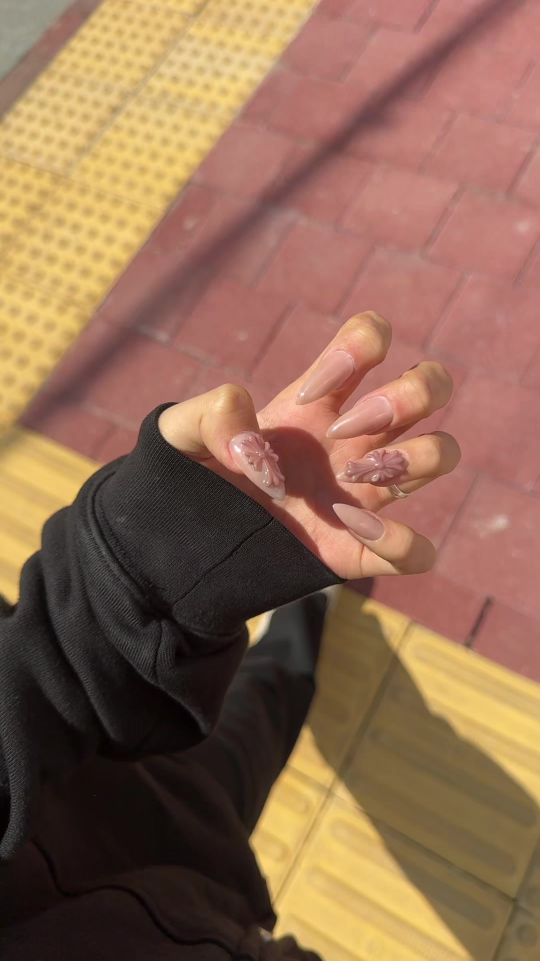 @<3