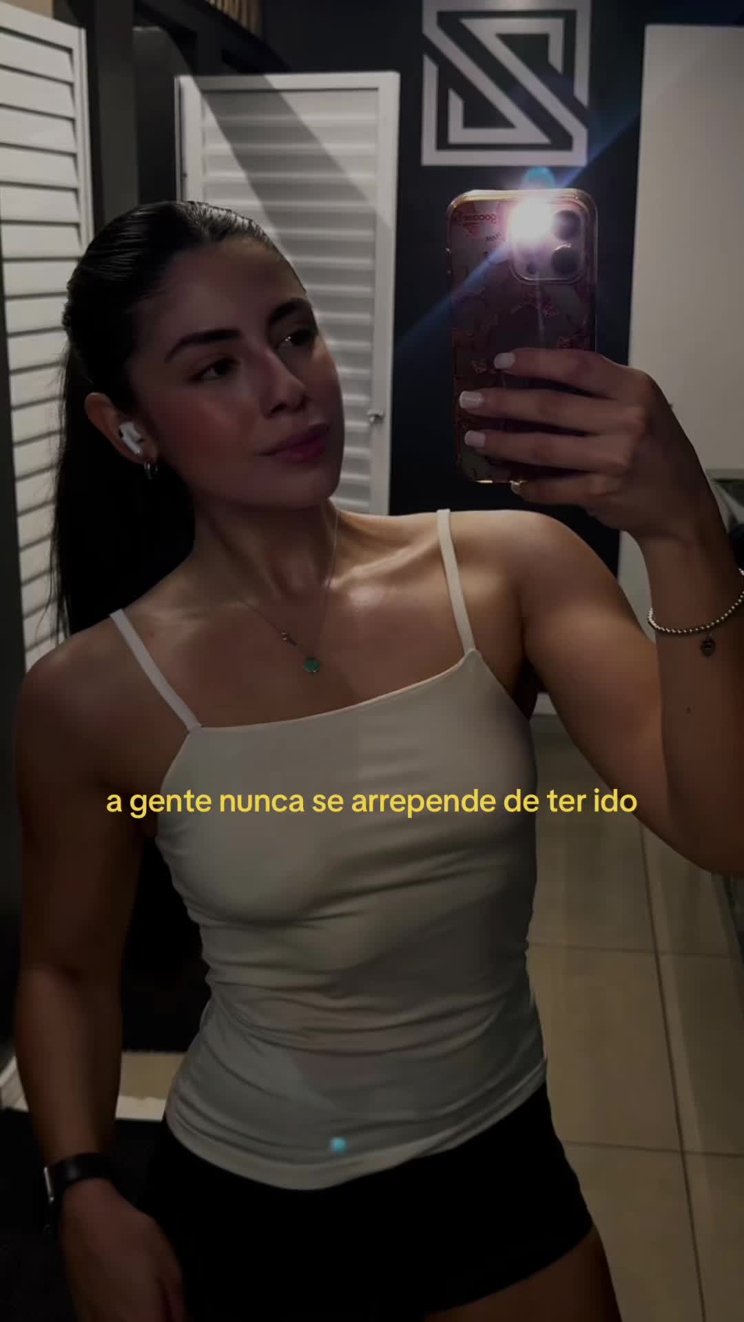 @eemilynicoly