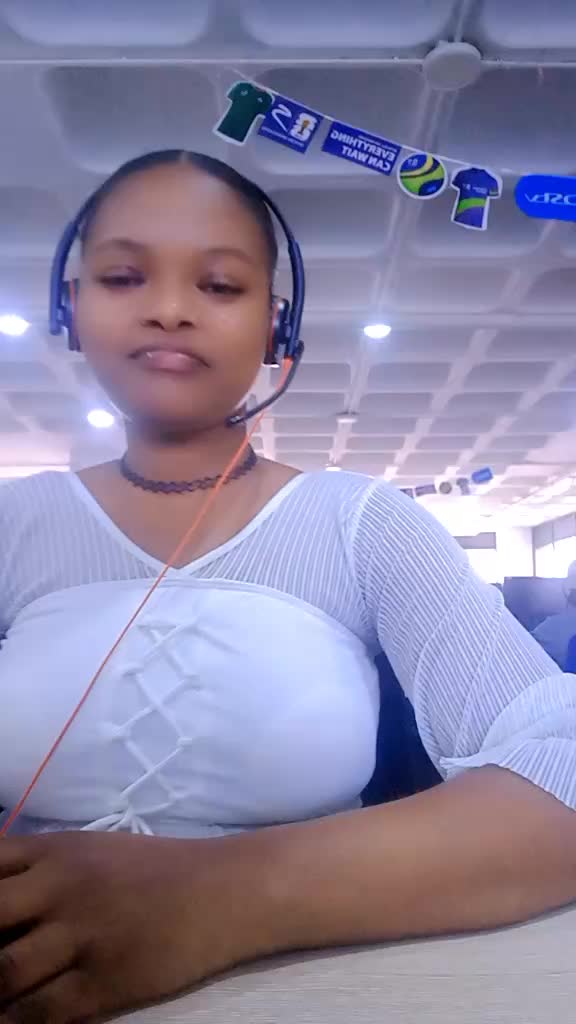 @Fashionable Dee 🥰