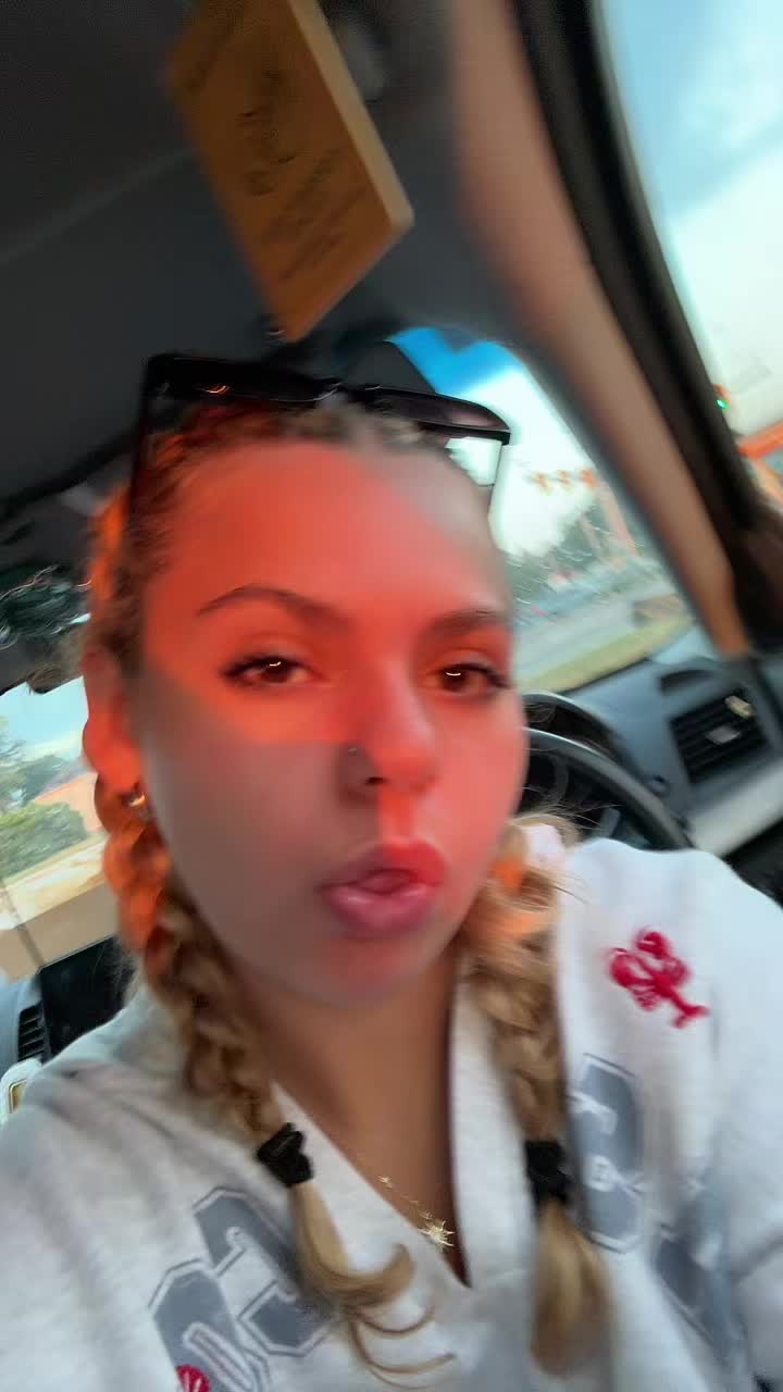 @🤓