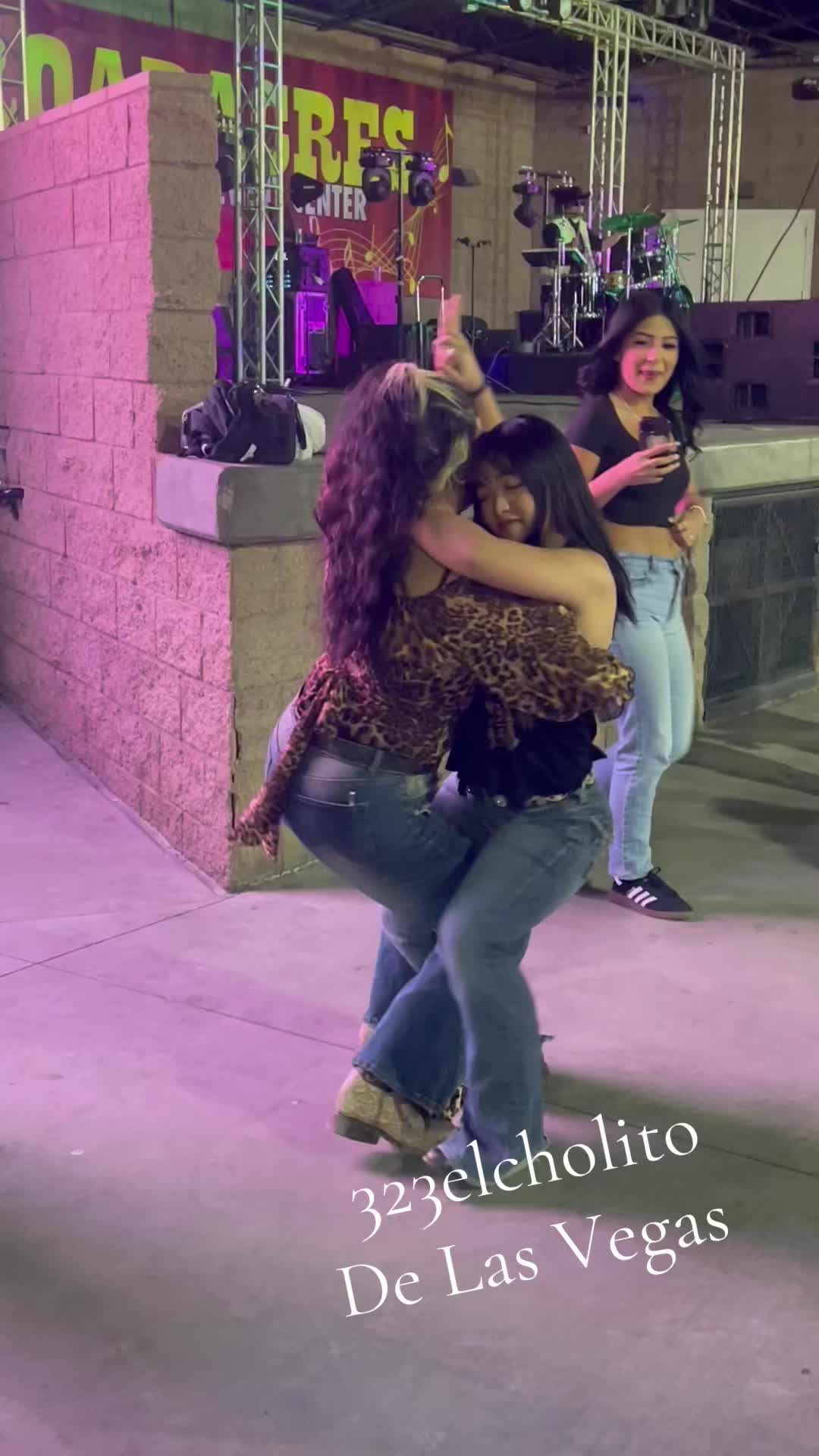 @323elcholito