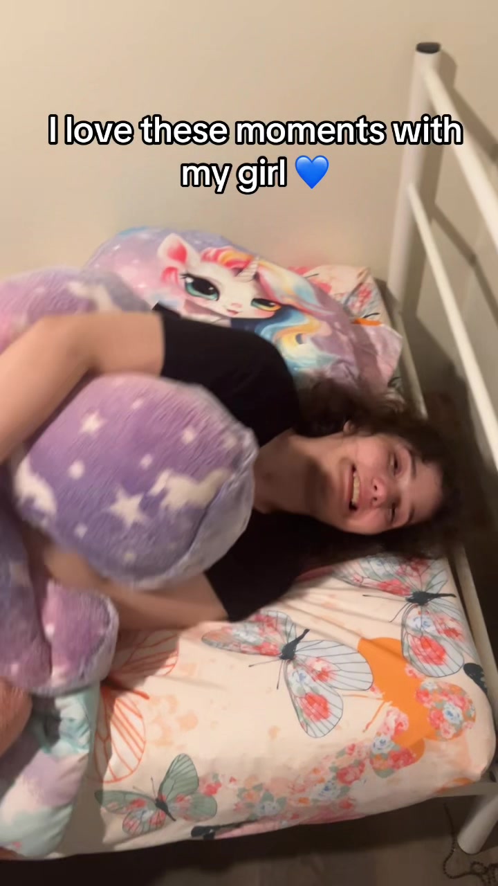 @Hotmomvibes