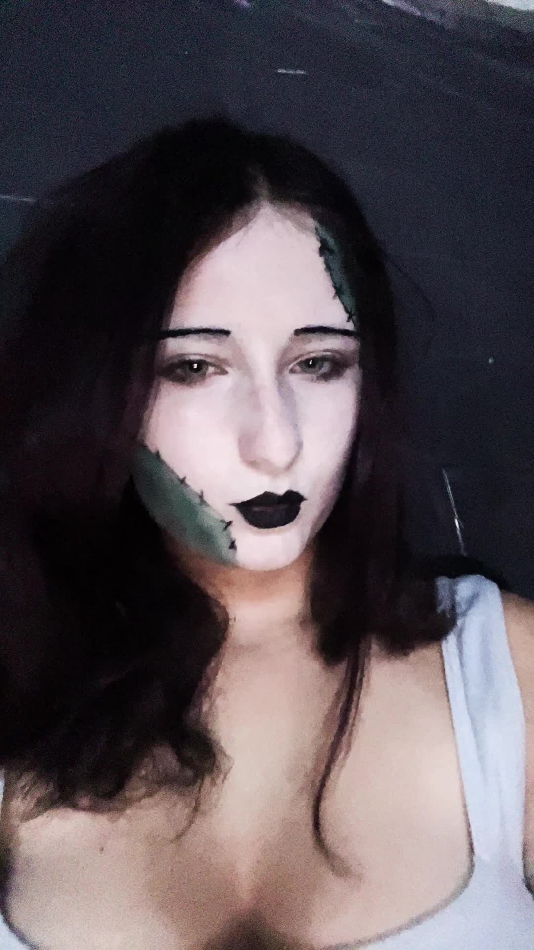 @👻