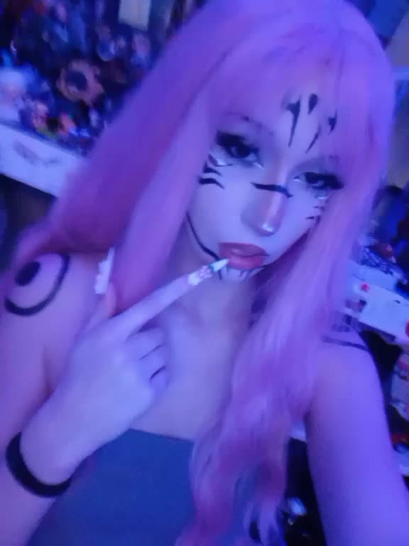 @⦻live ⁉️