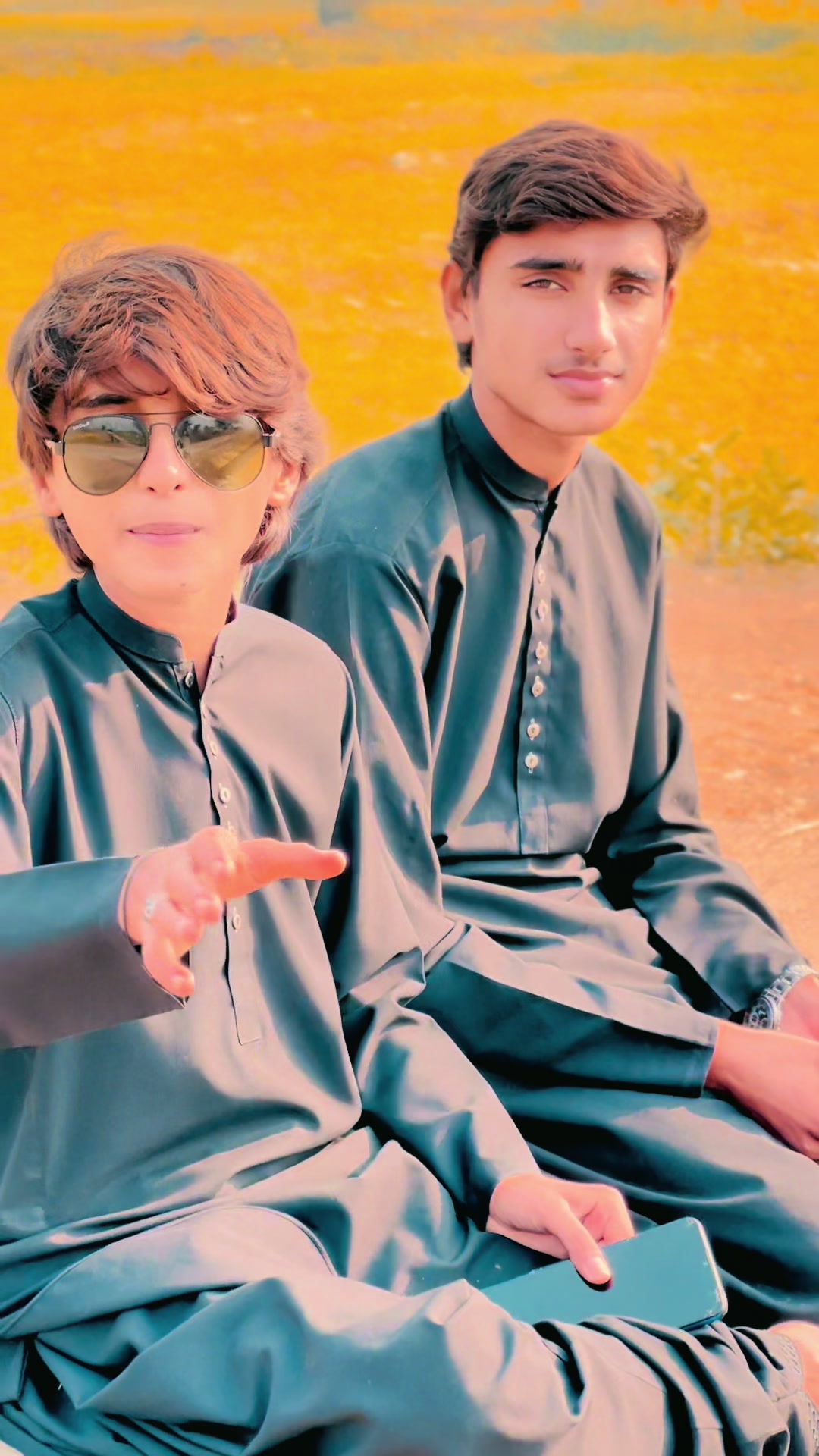@Hum 2 bhai