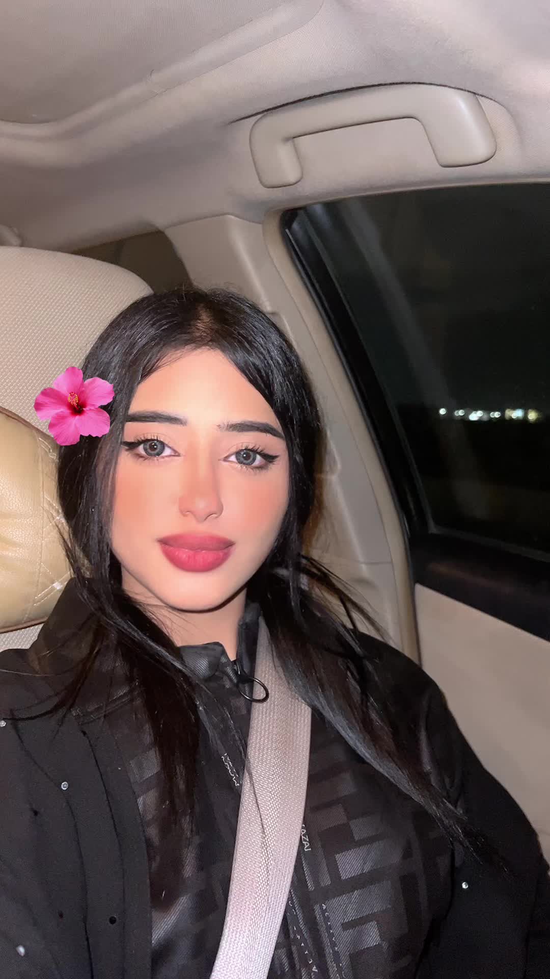 @مودل مون♥️✨