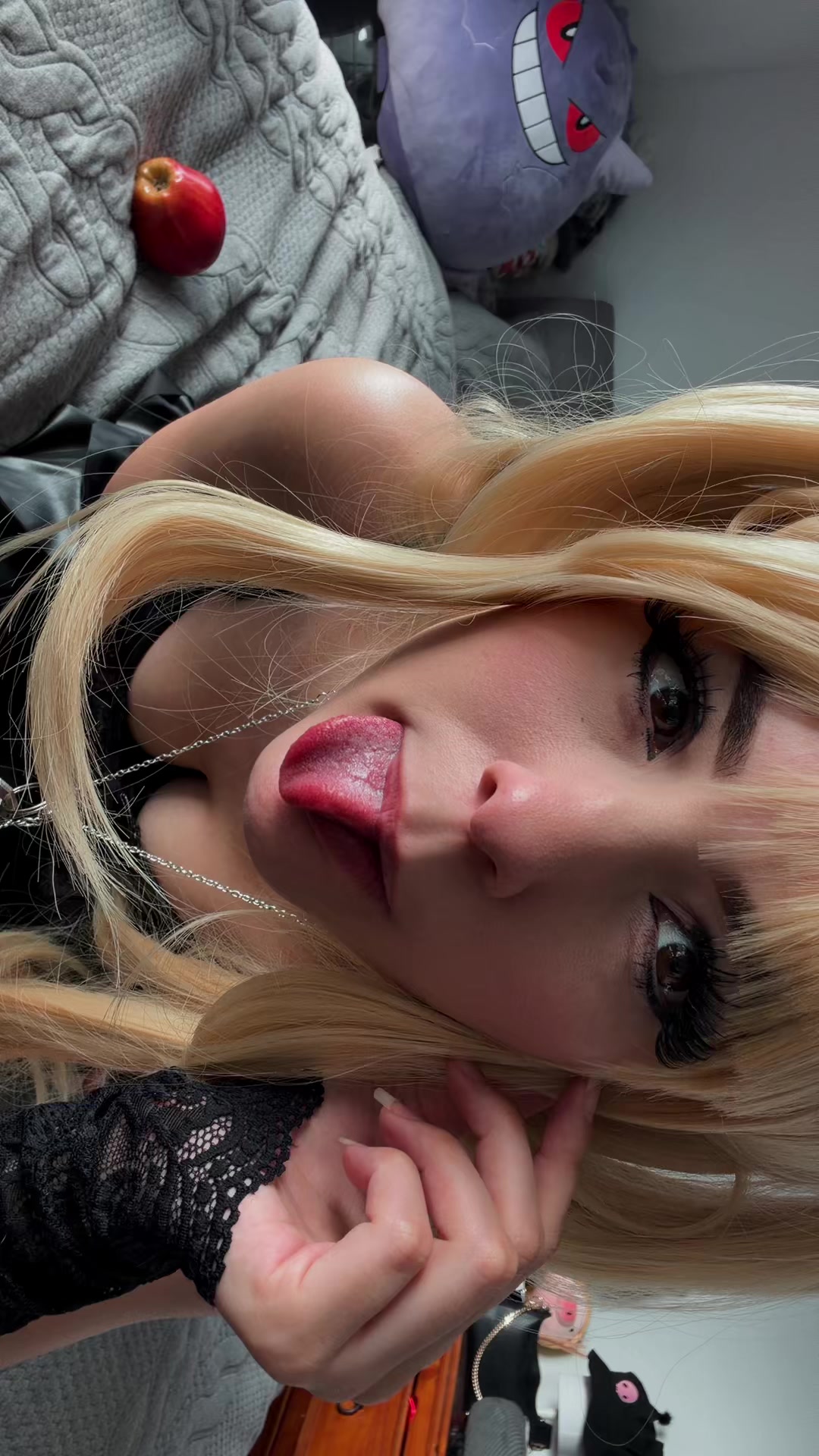 @Minacakes_12