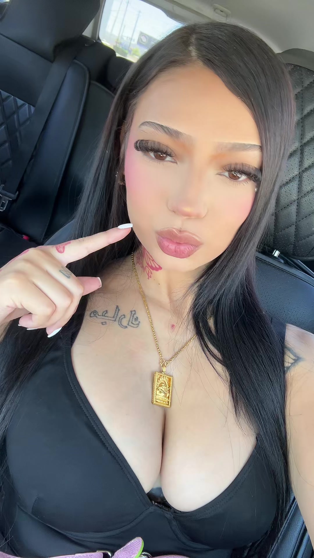 @Aysslin