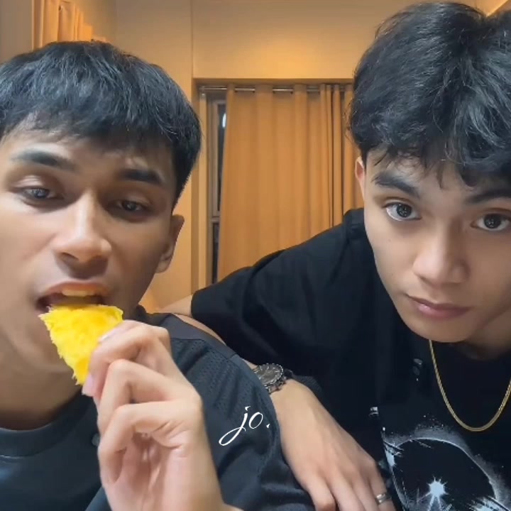 @jo.