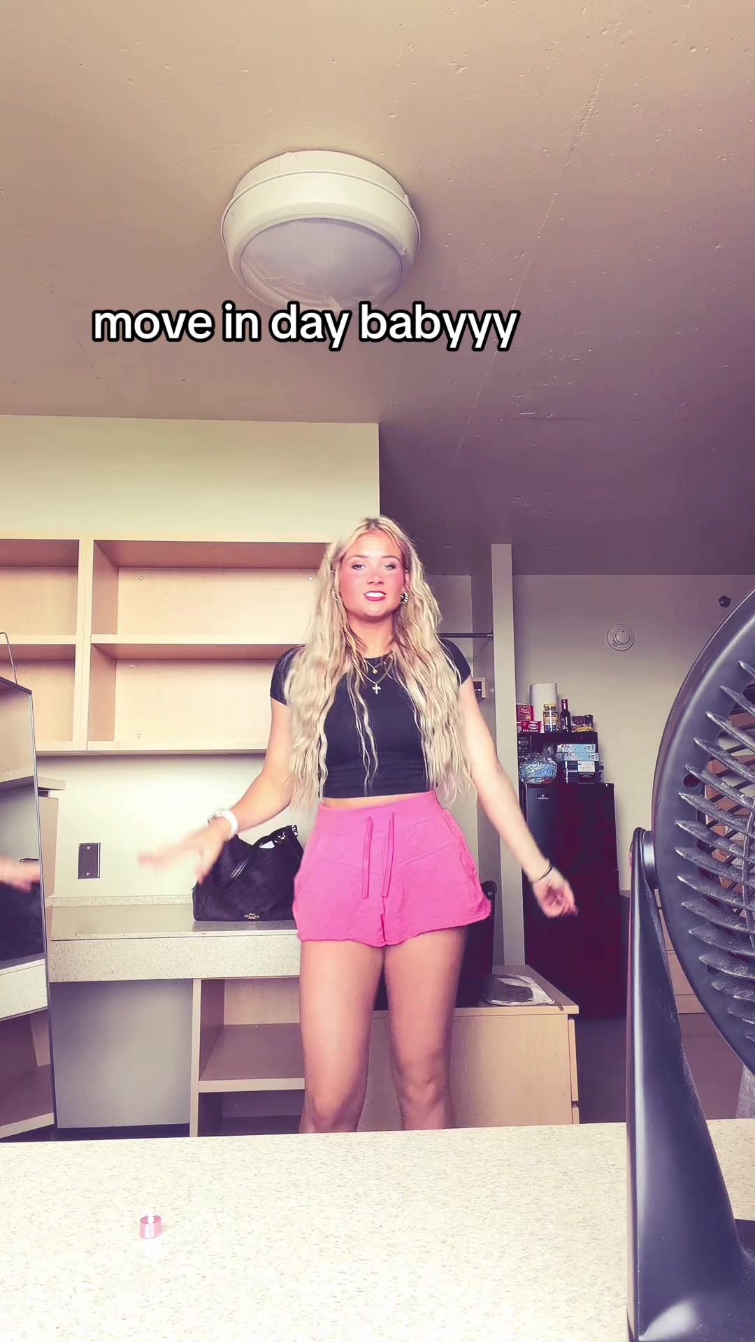@Hawktuahhailey