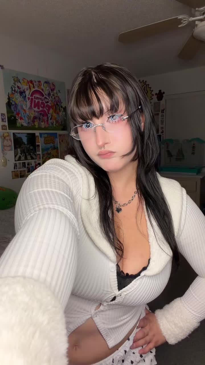 @\( &acute; ▽ ` )/ ☆彡