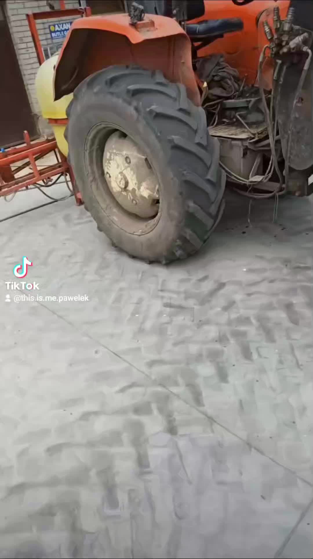 @Pawełek