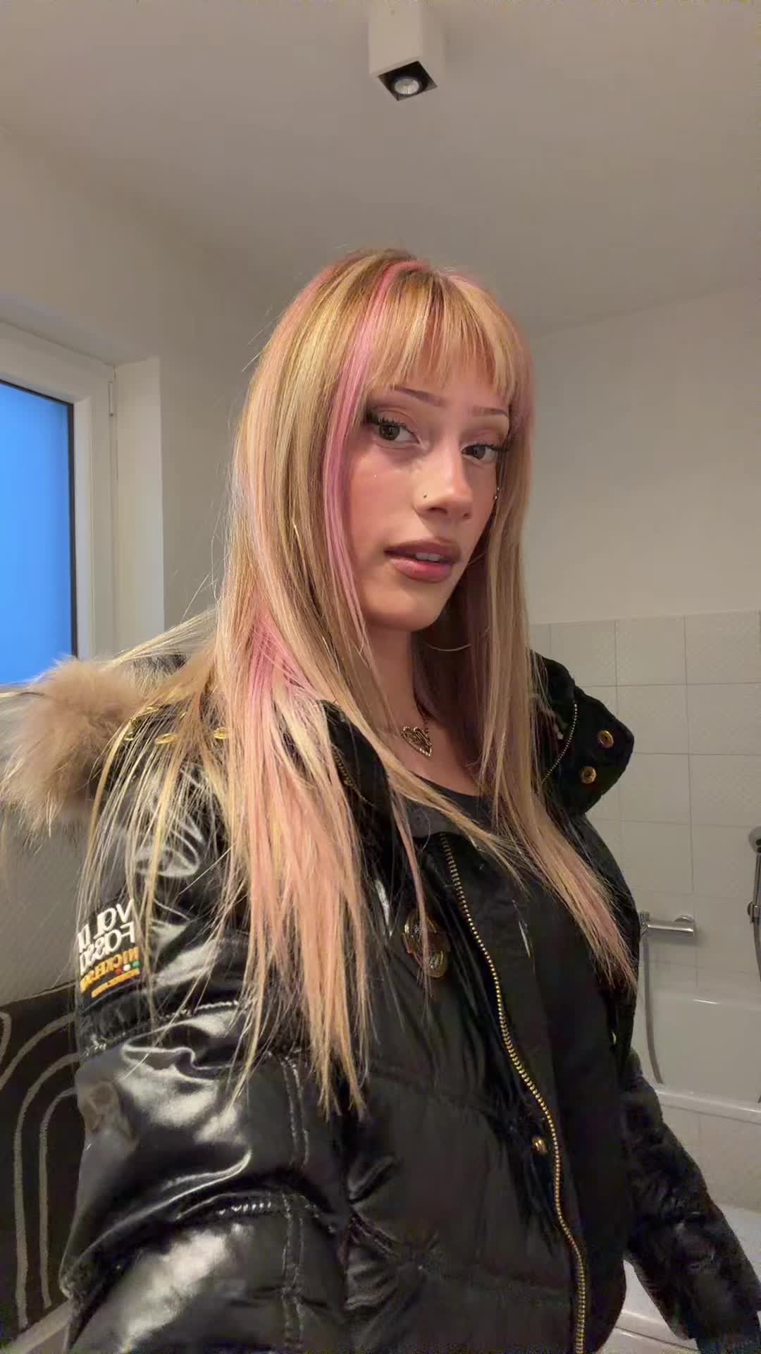 @👸🏼