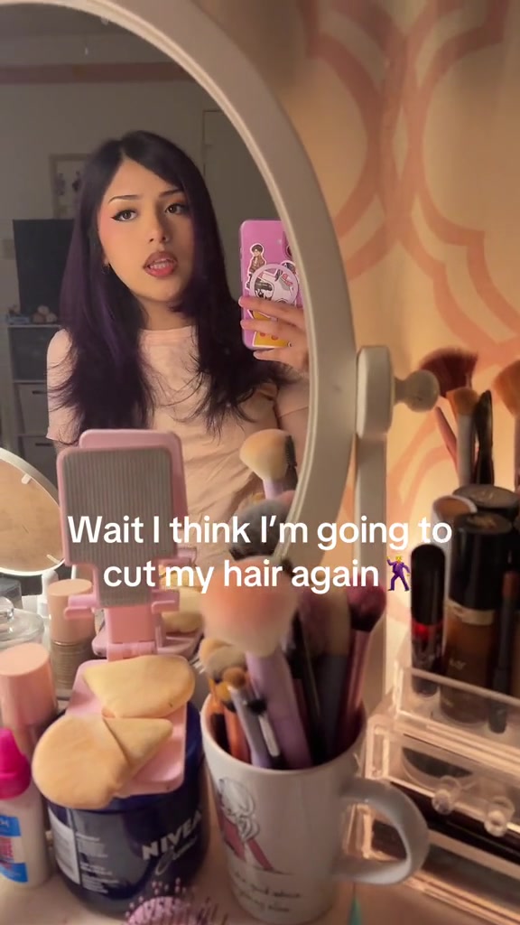 @:3