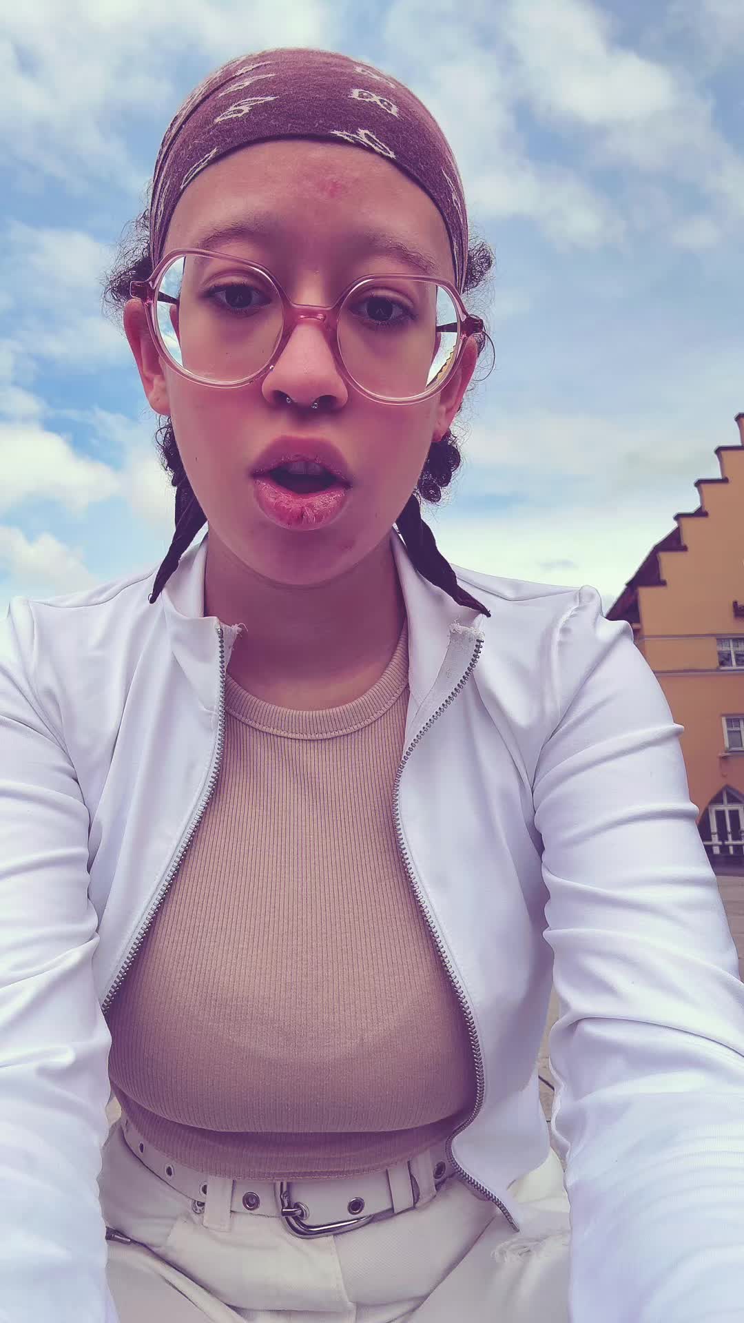 @Jayloo