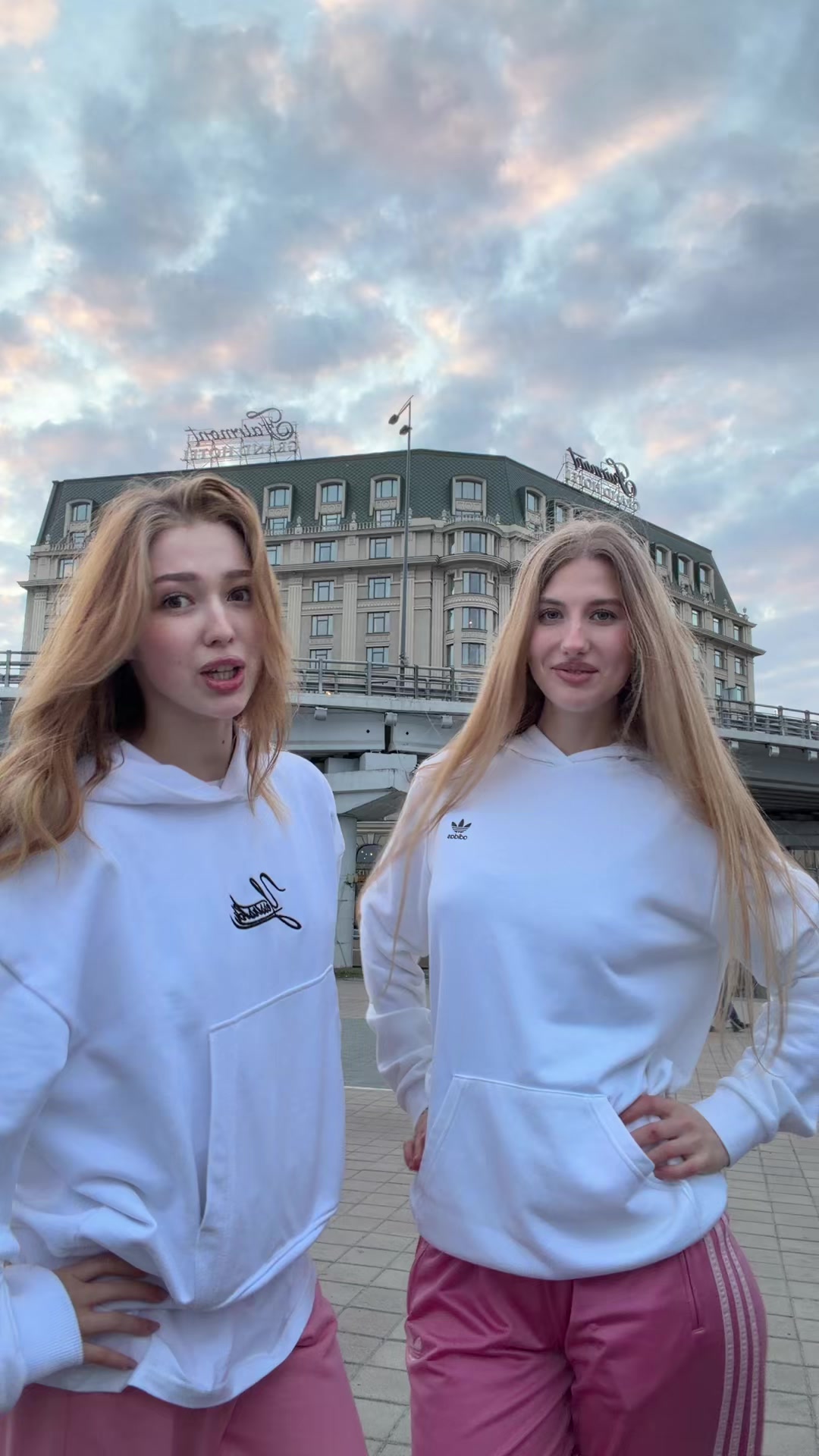 @Blondinka