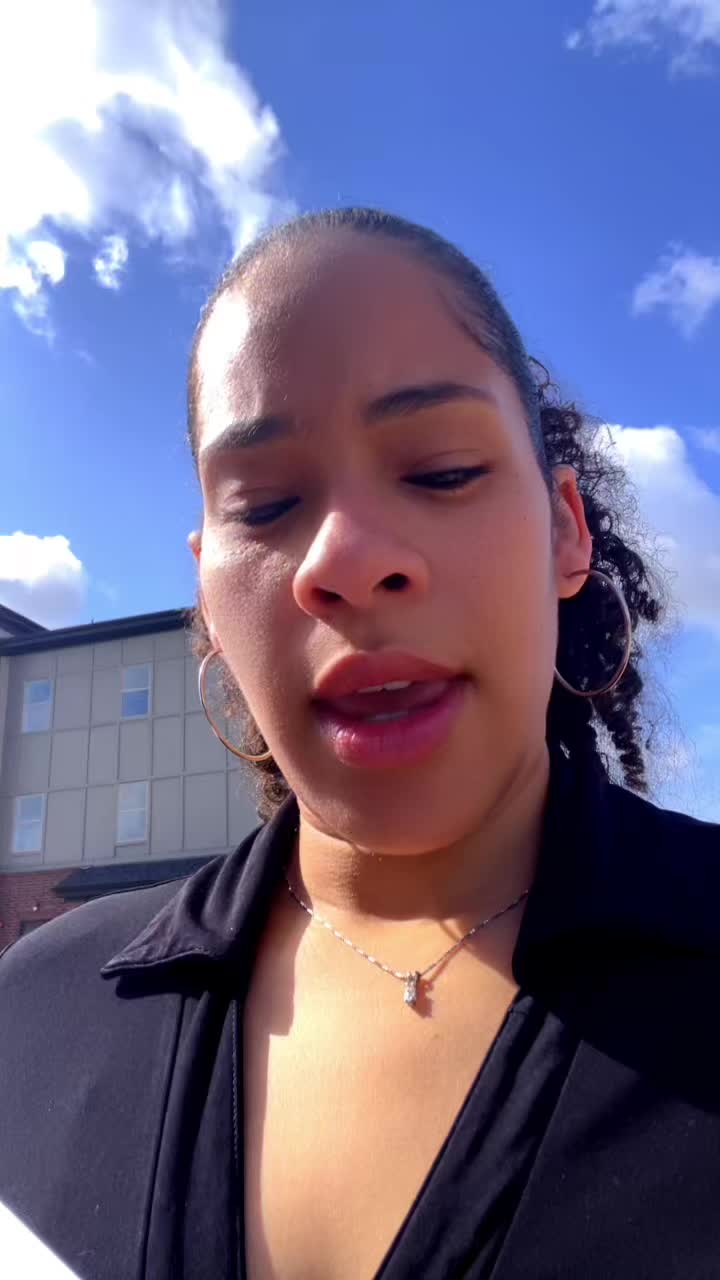 @Courtnie
