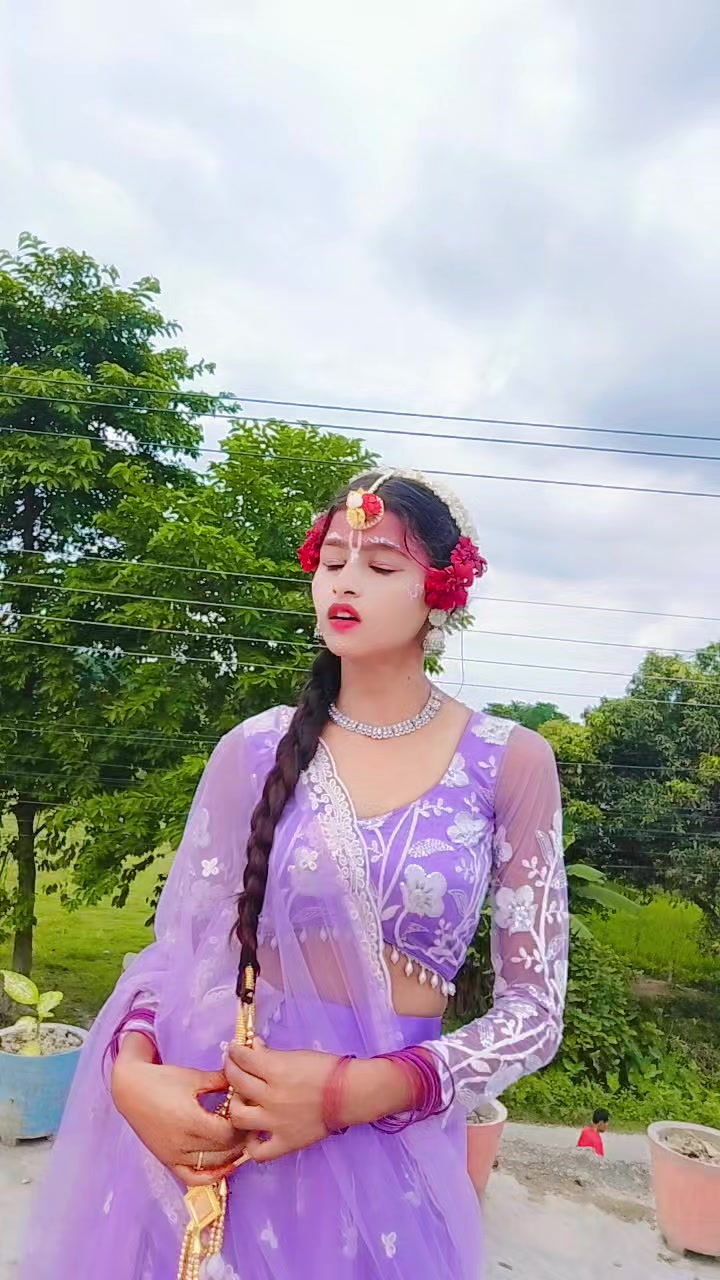 @nishu🦋🥀💫