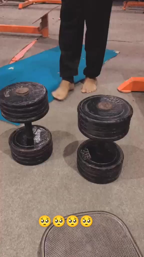@sad gym boy 💪😔💪