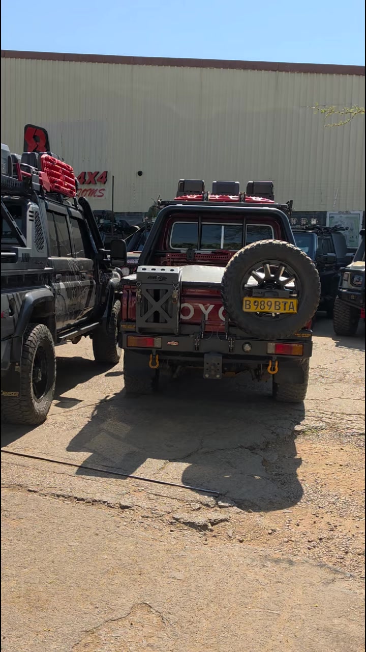 @Robot Auto 4x4 Customs