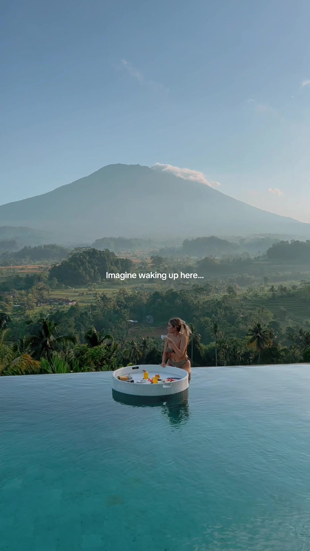@Aimee Bell - Travel & Life