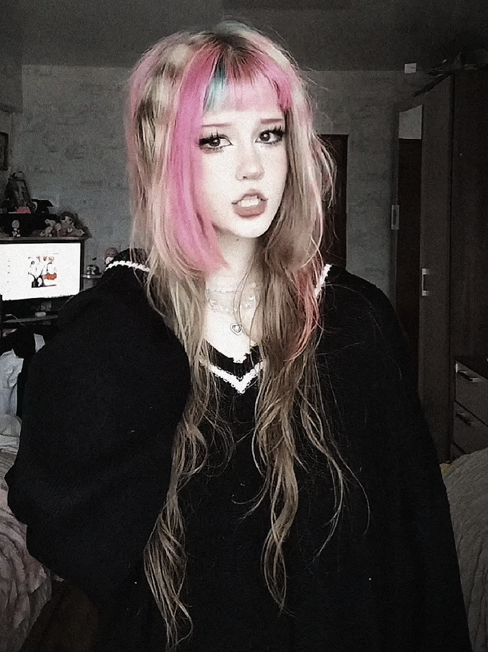 @𝓜𝓪𝓷𝓭𝓻𝓲𝓼♡