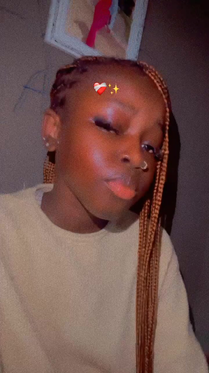 @Pinky_Amina🩷
